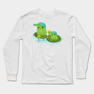 father and son cute frogs Long Sleeve T-Shirt